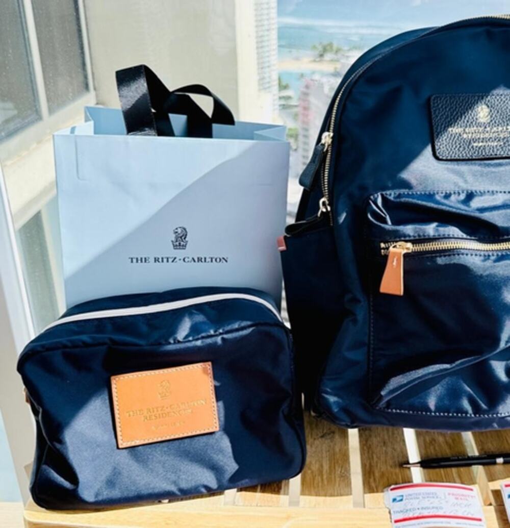 HAWAII Ritz-Carlton Navy Blu Toiletry Bag Designer Travel Pouch WAIKIKI NEW GIFT